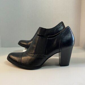 St Johns Bay SZ 11M Womens Black Leather Ankle Booties